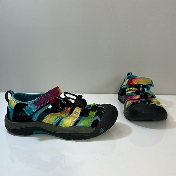 Keen Rainbow Tie Dye Newport H2 Sandals Size 2 - Picture 1 of 16